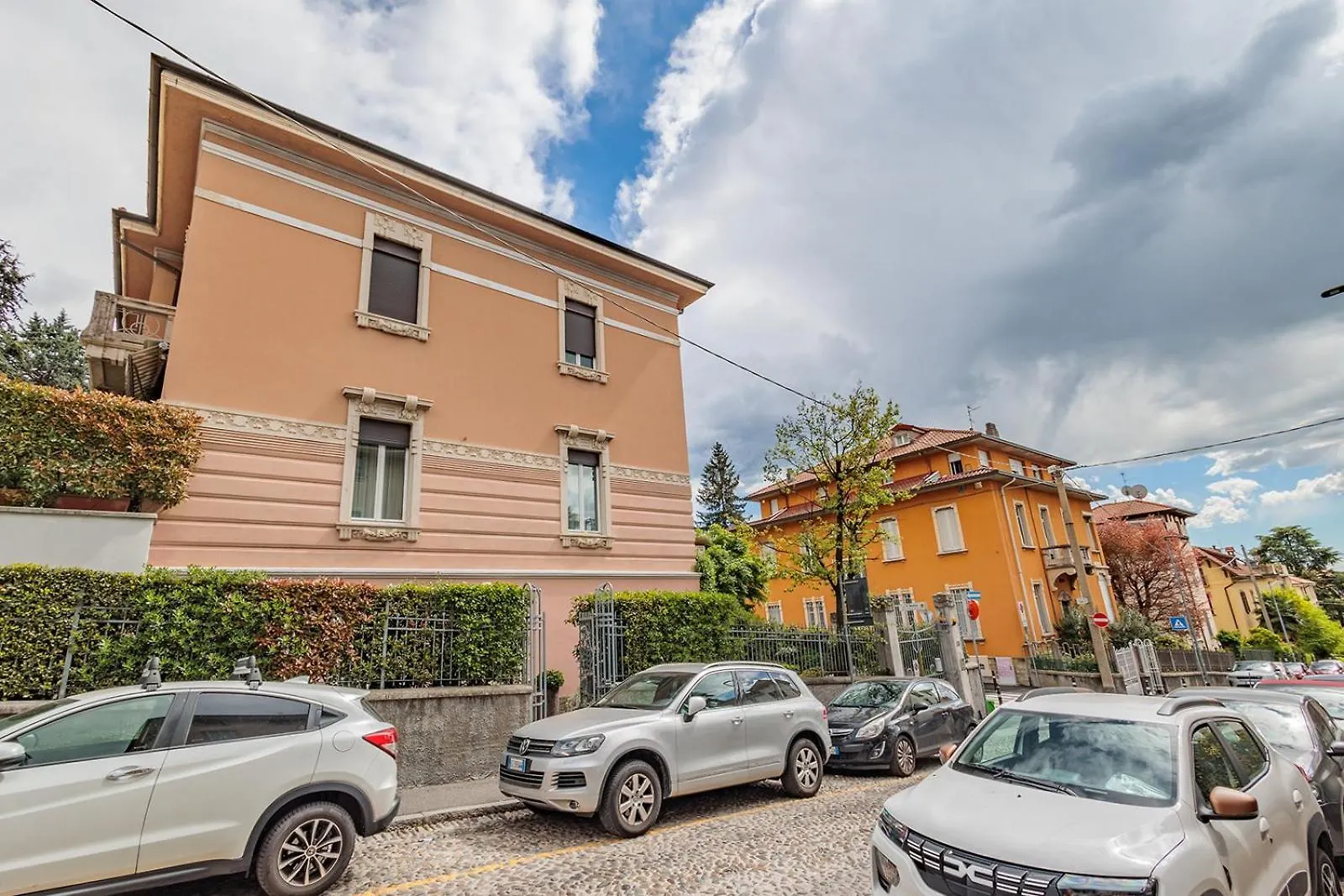 Liberty Villa & Winter Garden Bergamo Apartment